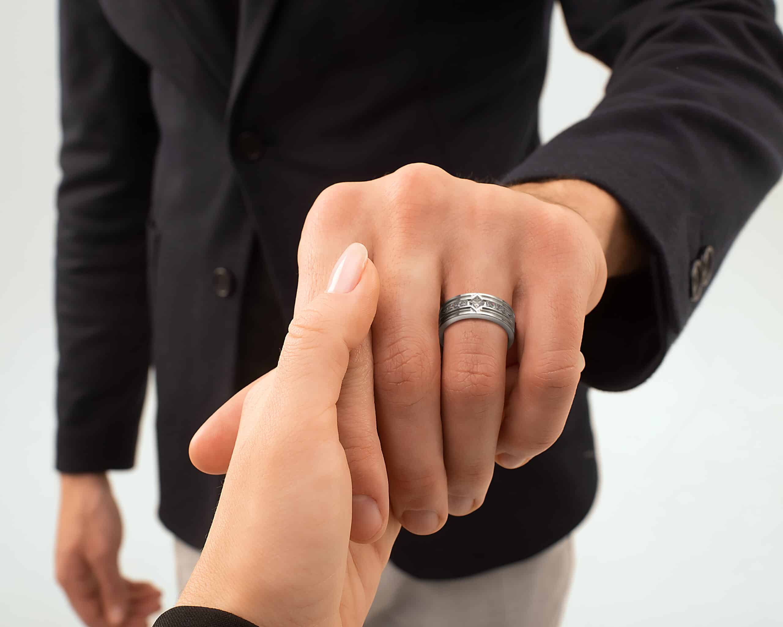 Men's Diamond White Gold Wedding Band - Tapered Diamonds